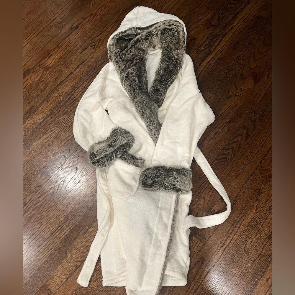 Pottery Barn Fur Trimmed Robe New Size Lg